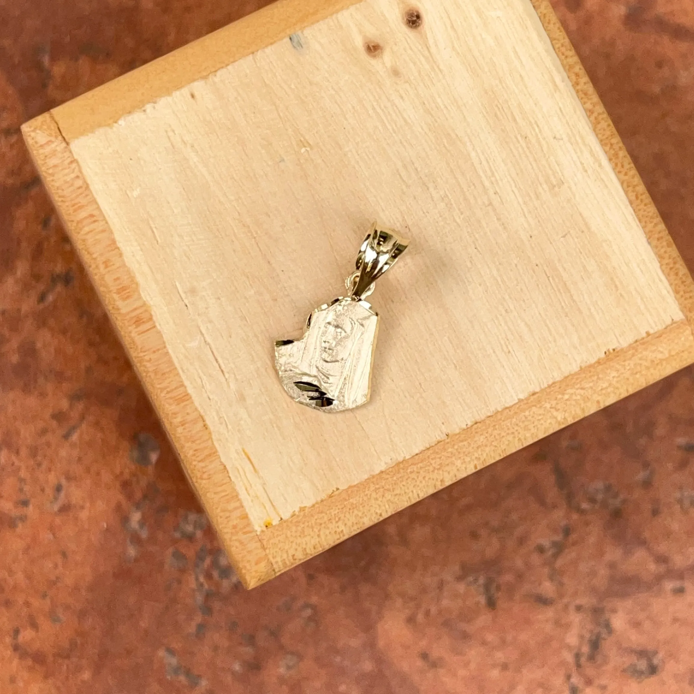 14KT Yellow Gold Diamond-Cut Satin Mother Mary Head Pendant Charm
