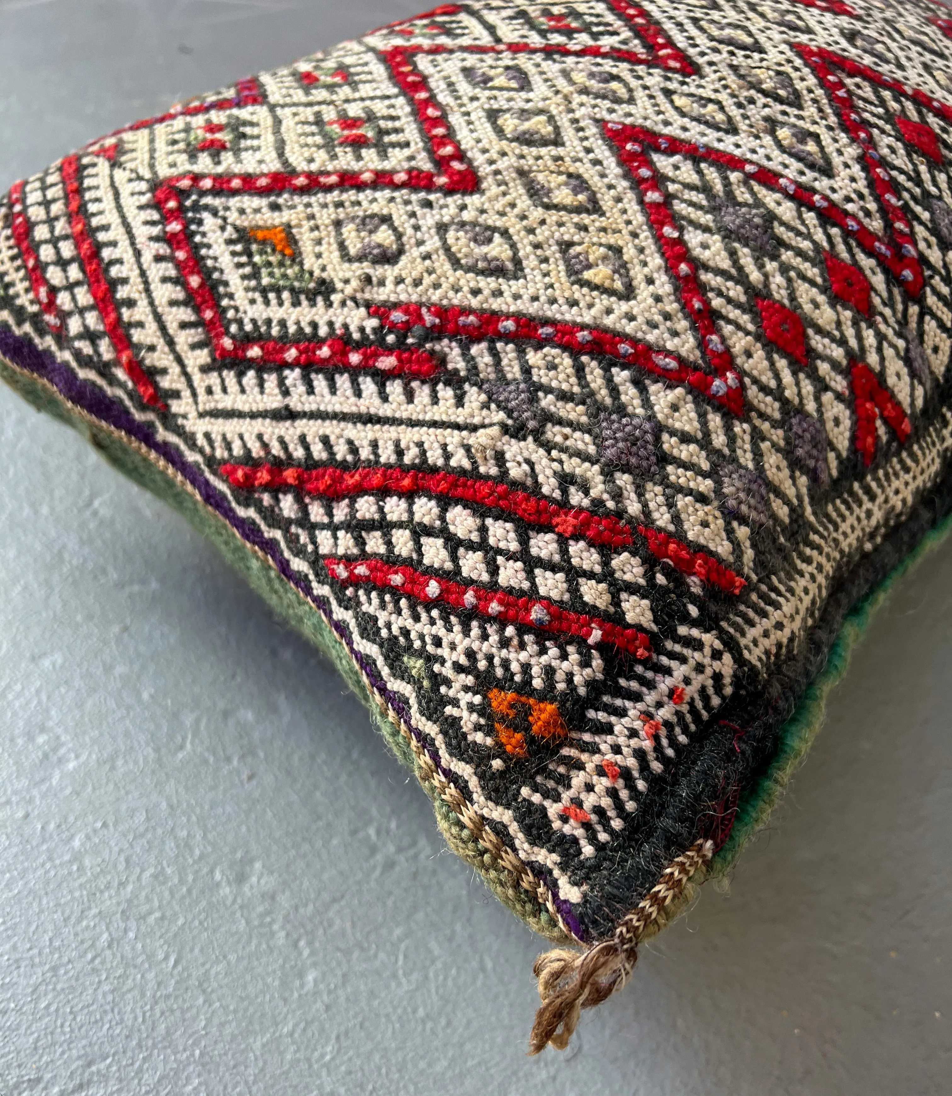 Ain Leuh Small Lumbar Pillow - Respect