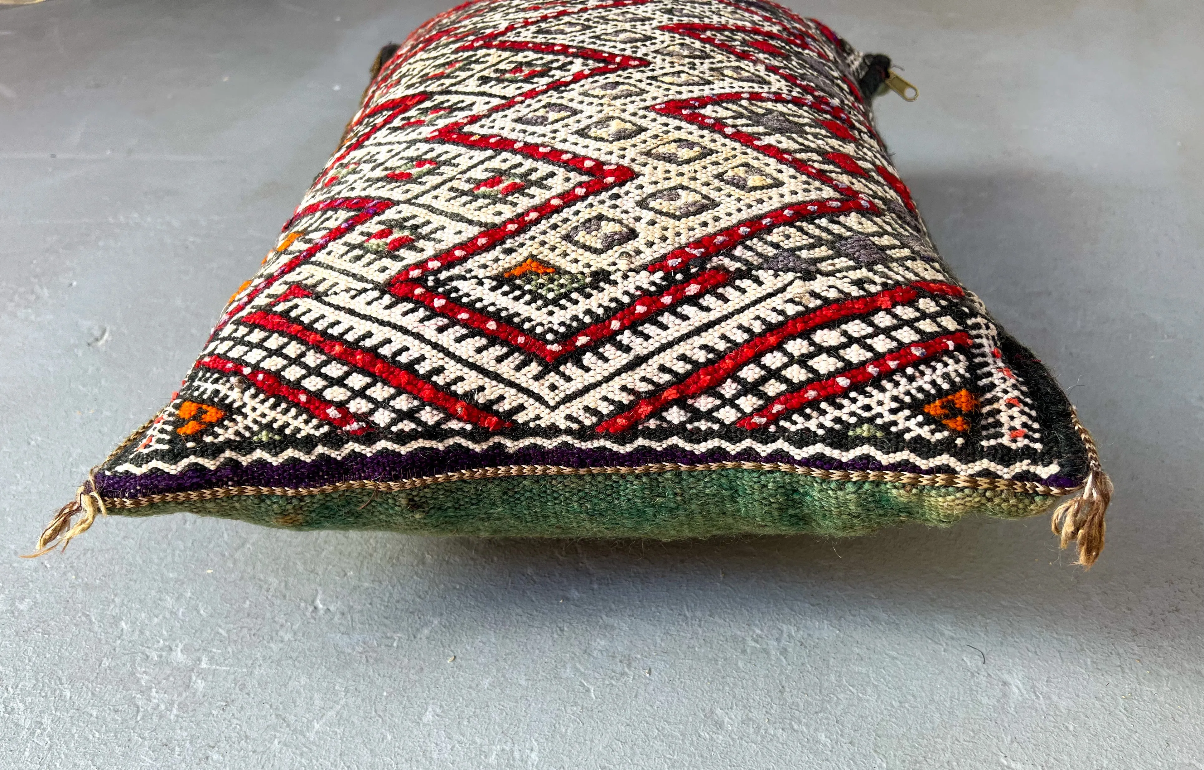 Ain Leuh Small Lumbar Pillow - Respect