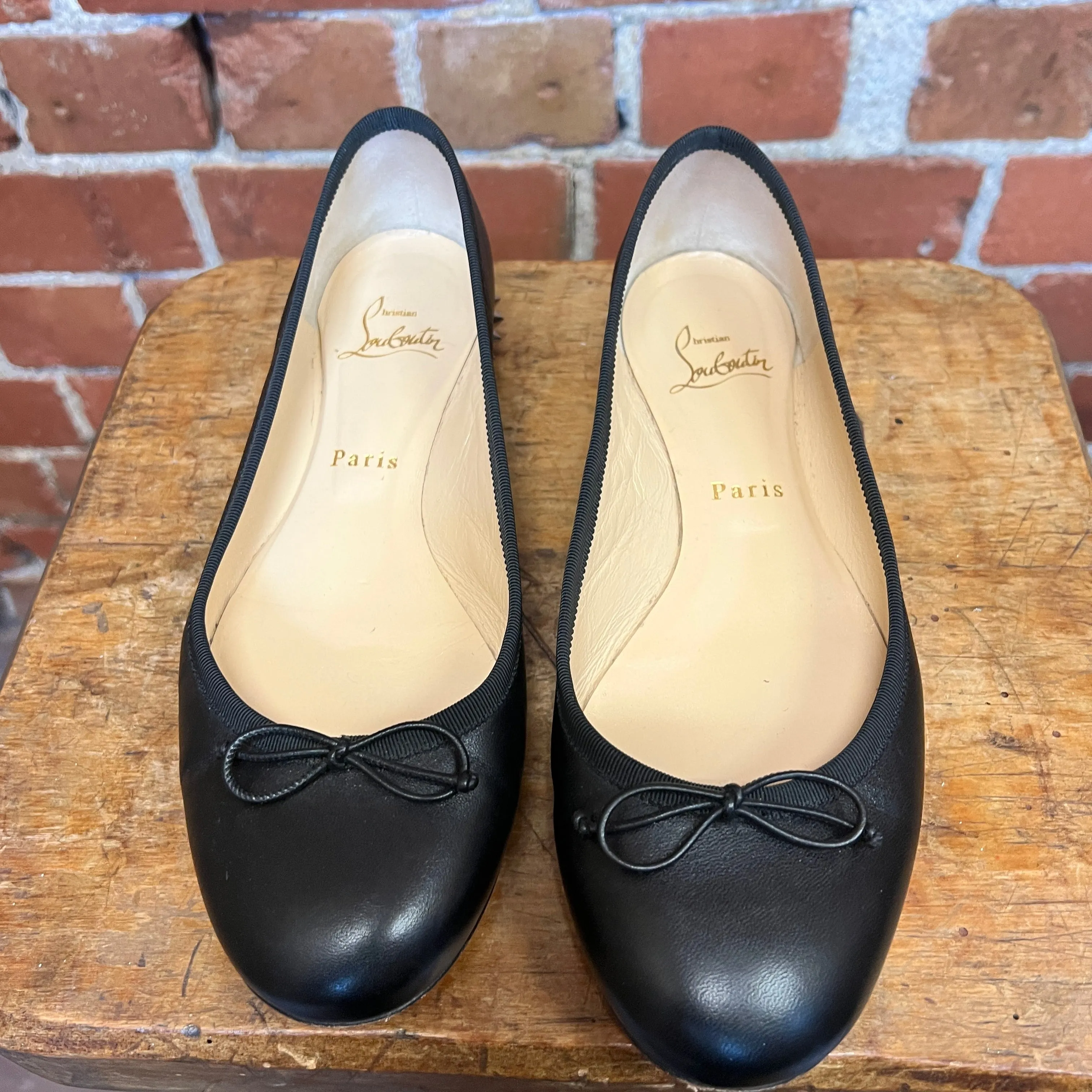 CHRISTIAN LOUBOUTIN Studded flats 39