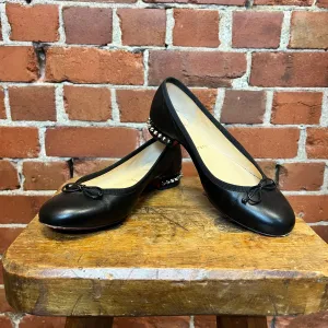CHRISTIAN LOUBOUTIN Studded flats 39