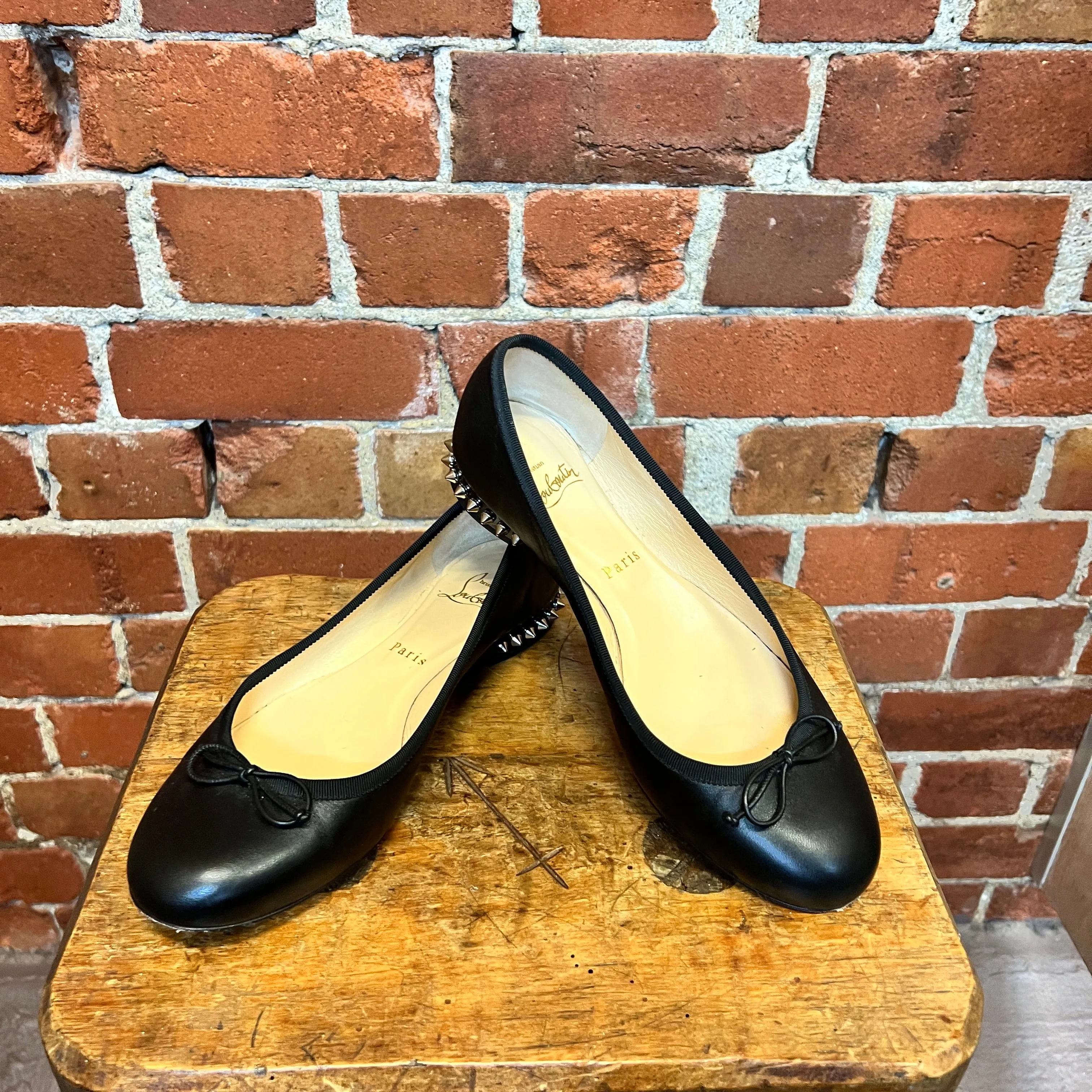 CHRISTIAN LOUBOUTIN Studded flats 39