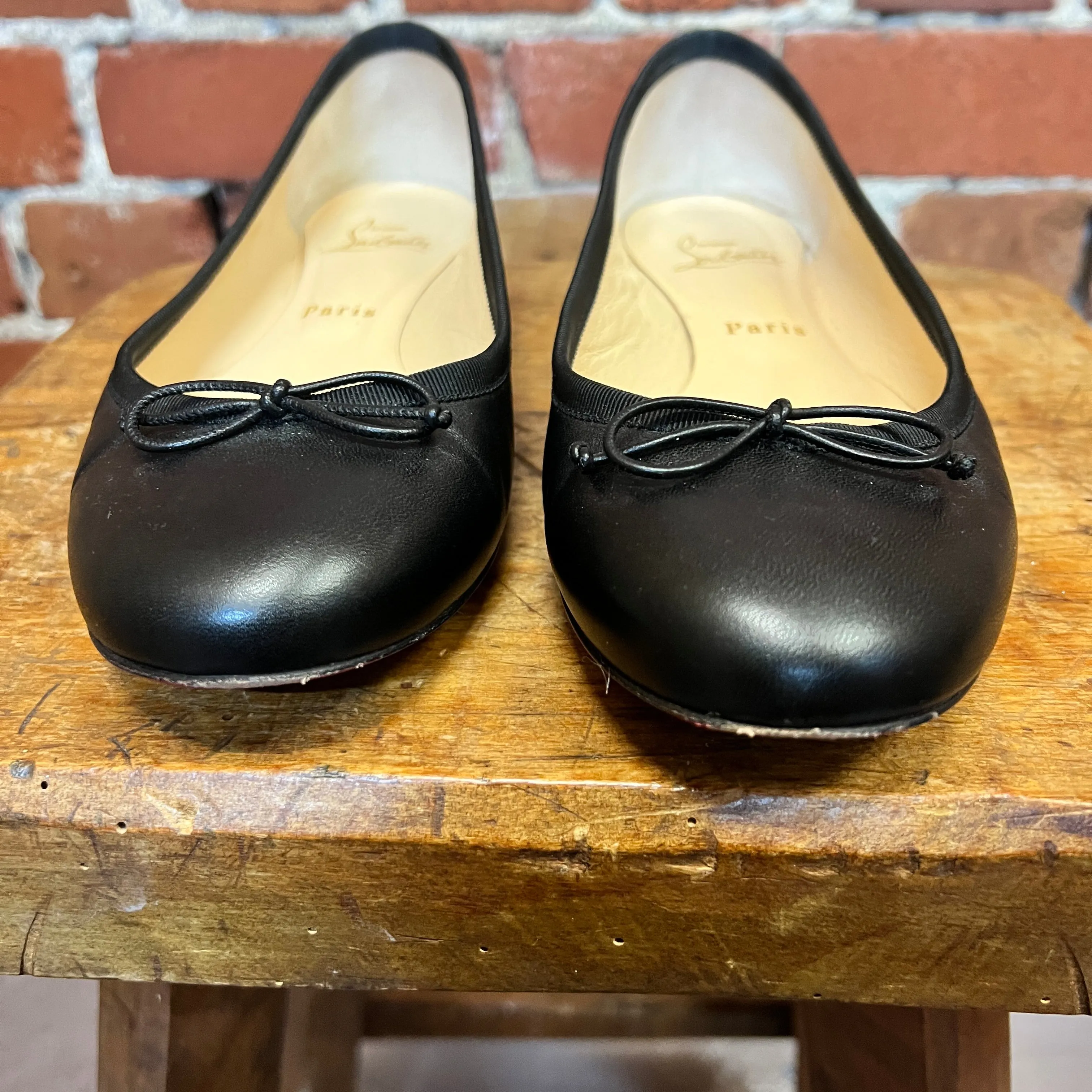 CHRISTIAN LOUBOUTIN Studded flats 39