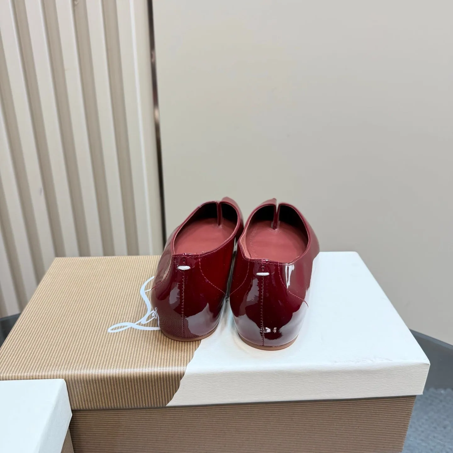 CL x Margiela Tabi Flat Shoes Patent Leather 239098