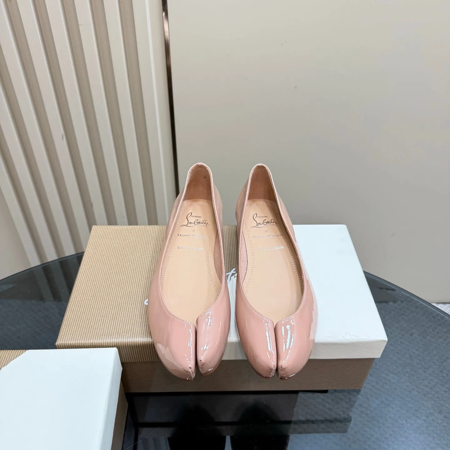 CL x Margiela Tabi Flat Shoes Patent Leather 239098