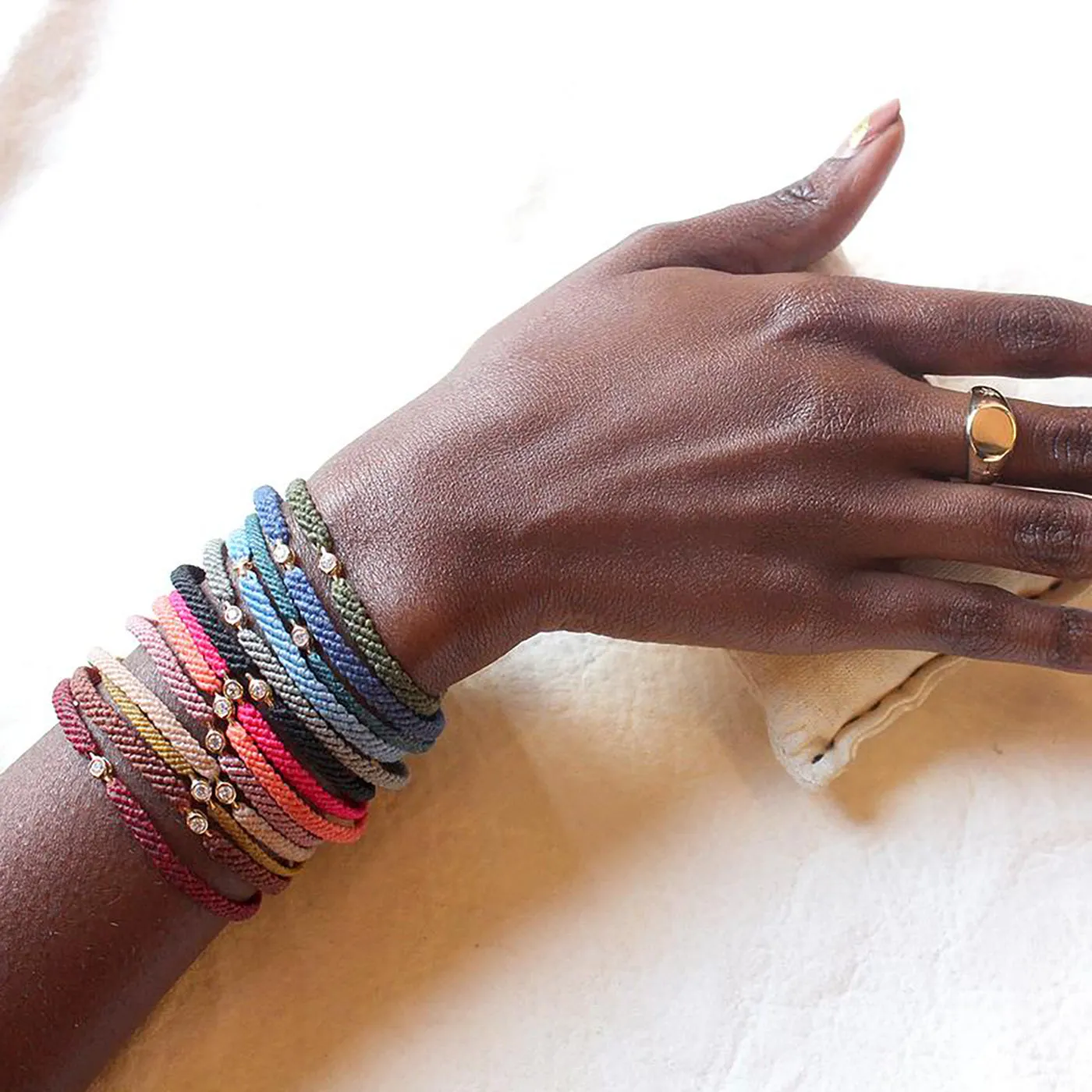 Classic Fuchsia woven bracelet with diamond