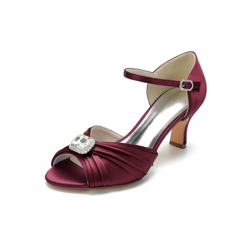 Elegant Pump with Buckle Accent