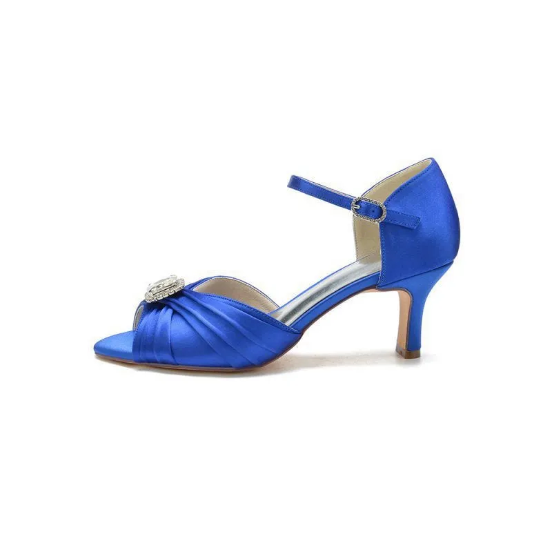 Elegant Pump with Buckle Accent