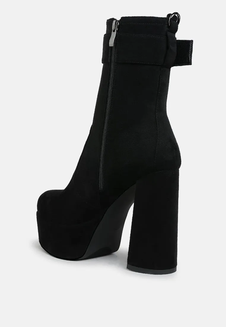 Flared Block Heel Mid-Calf Boots


 By RAG