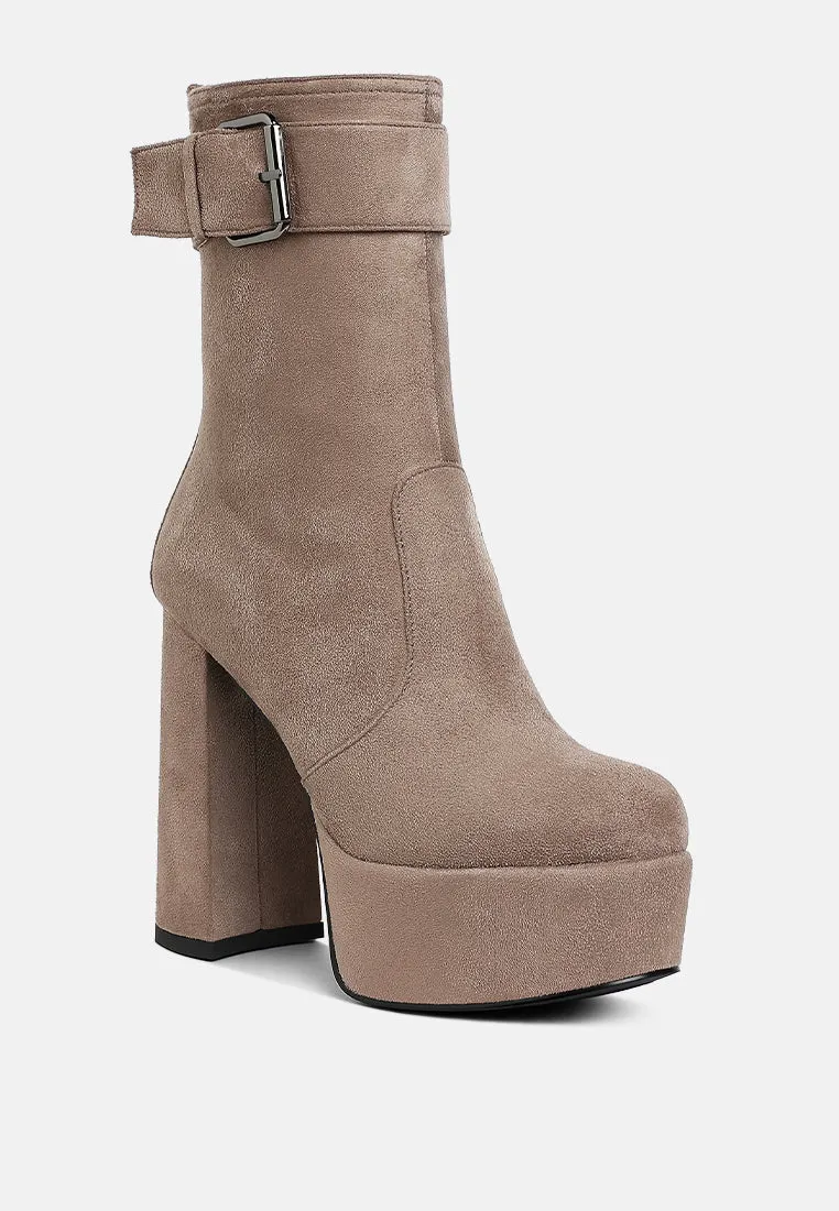 Flared Block Heel Mid-Calf Boots


 By RAG