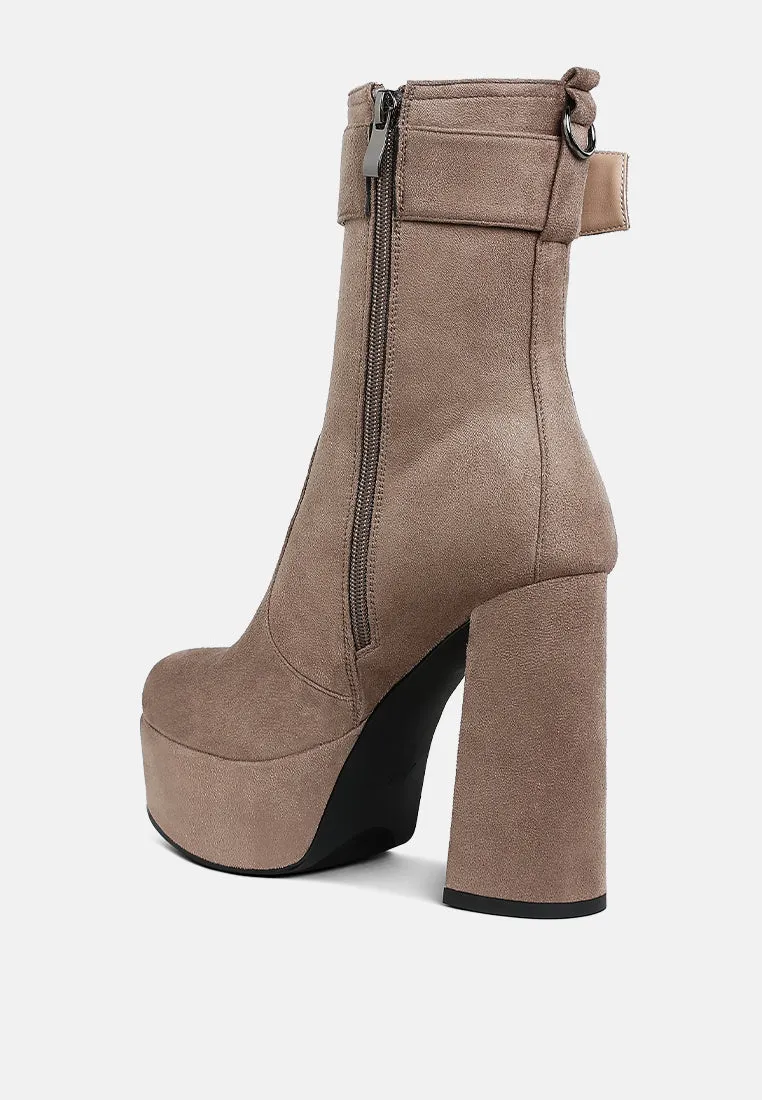 Flared Block Heel Mid-Calf Boots


 By RAG