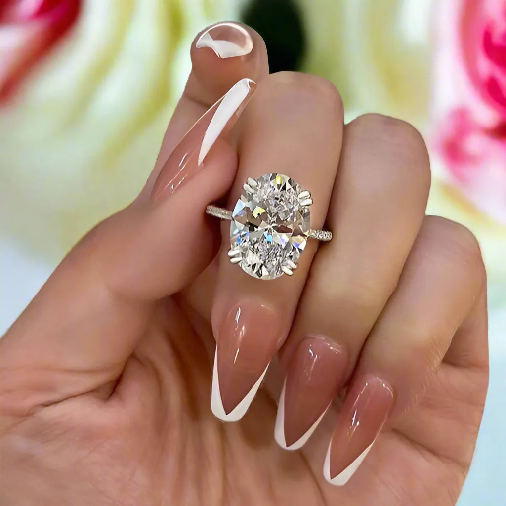 Gorgeous Oval Cut Diamond Engagement Ring