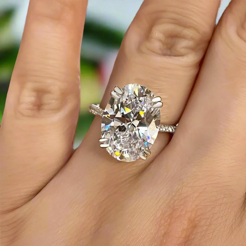 Gorgeous Oval Cut Diamond Engagement Ring