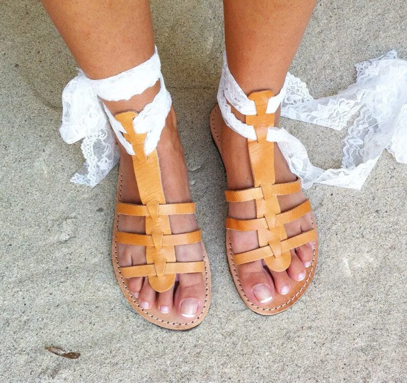 Leather sandals with lace trim