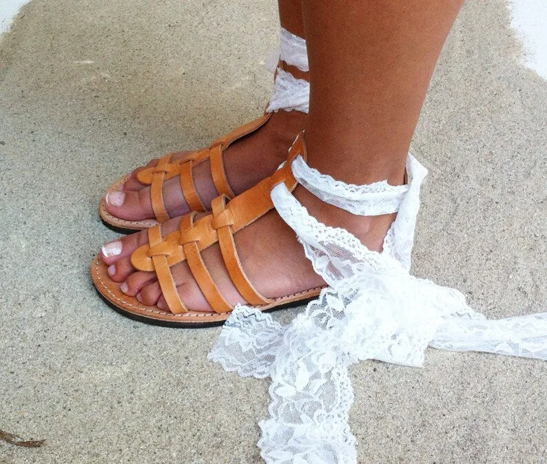 Leather sandals with lace trim