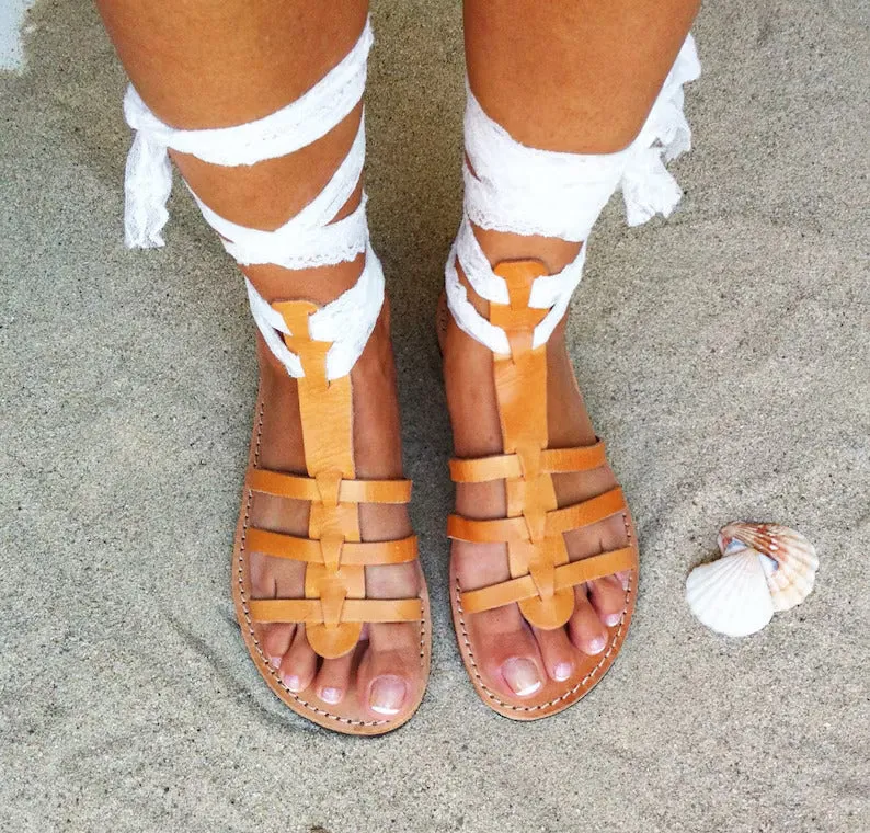 Leather sandals with lace trim