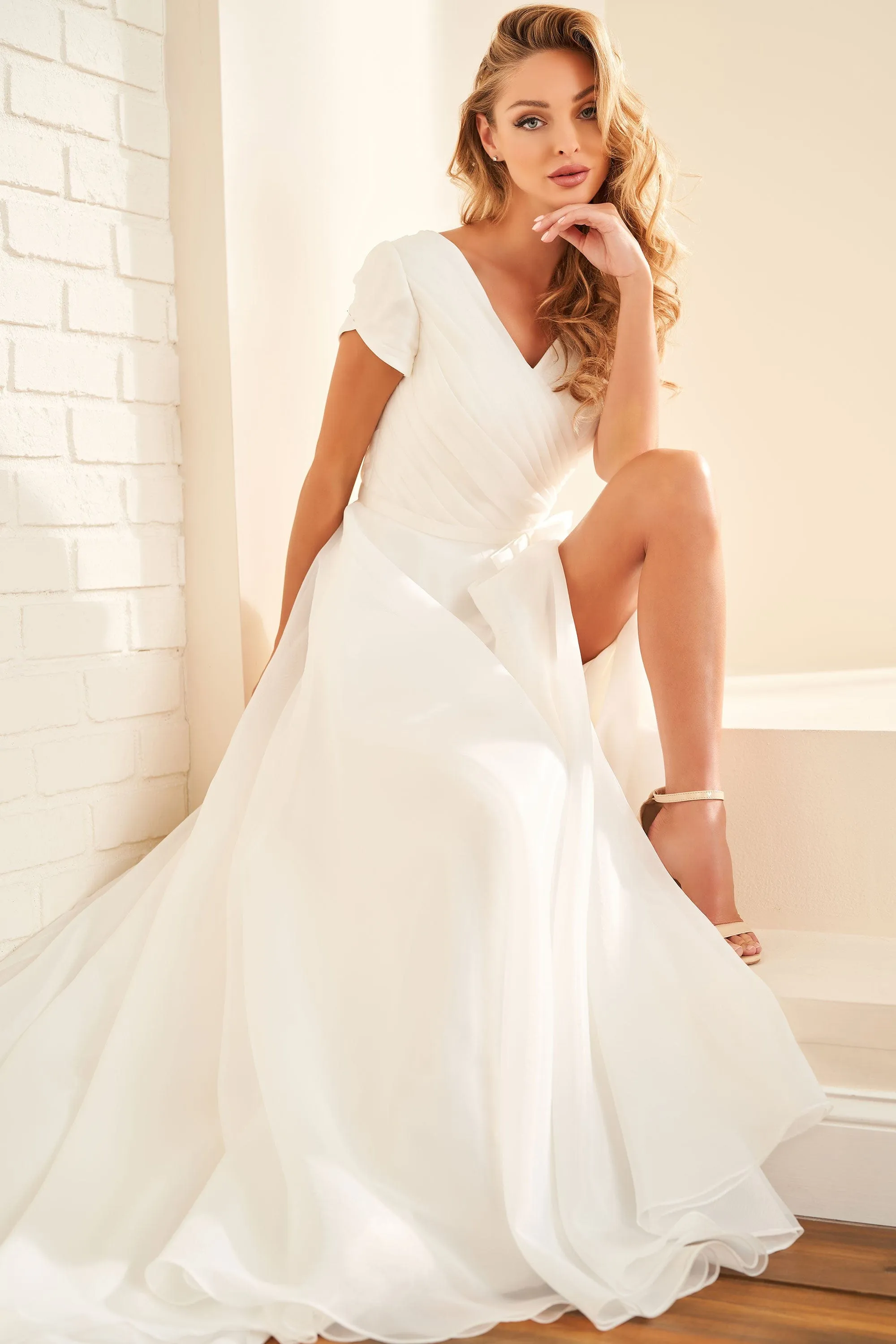 Modest by Mon Cheri: MOD1821