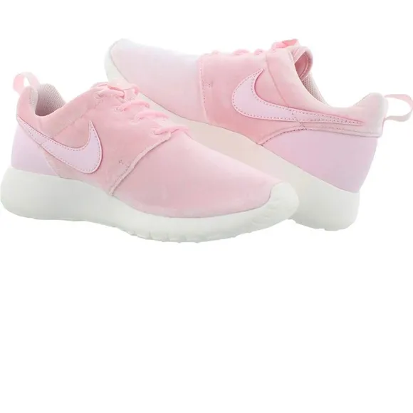 Nike Kid's Roshe One Running Shoe