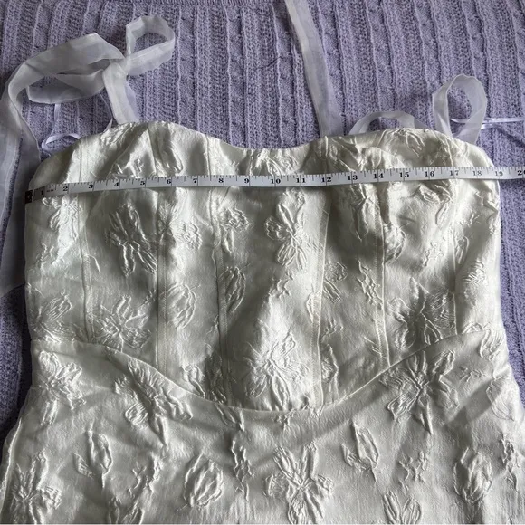 NWOT Lulus Gorgeous Persona White Satin Jacquard Tie-Strap Midi Dress
