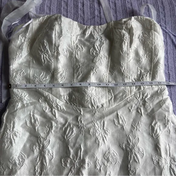 NWOT Lulus Gorgeous Persona White Satin Jacquard Tie-Strap Midi Dress