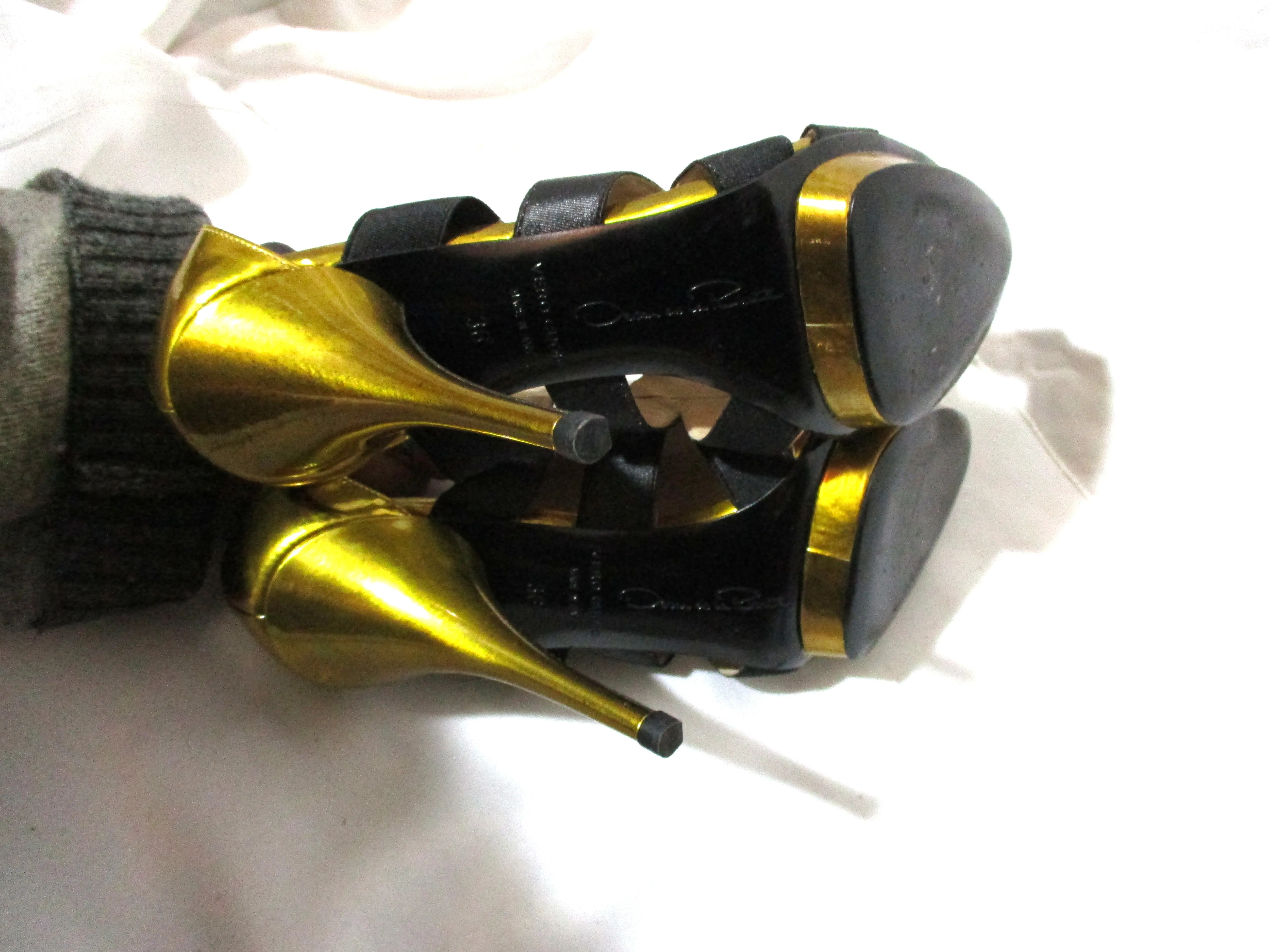 OSCAR DE LA RENTA High Heel Stiletto PUMP Shoe Sandal Strappy 36 Black Gold