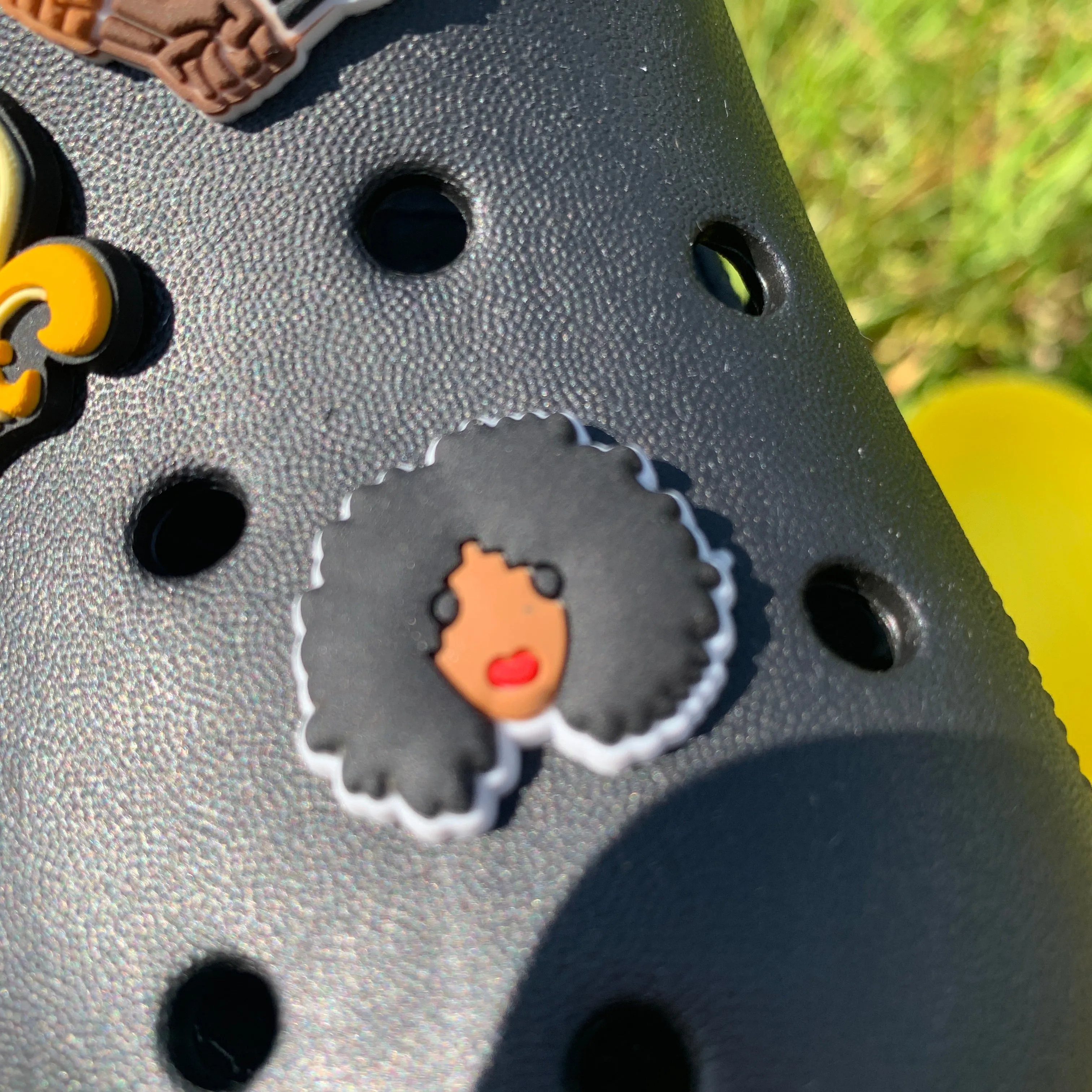 SHOE CHARMS - NATURAL HAIR RED LIPS