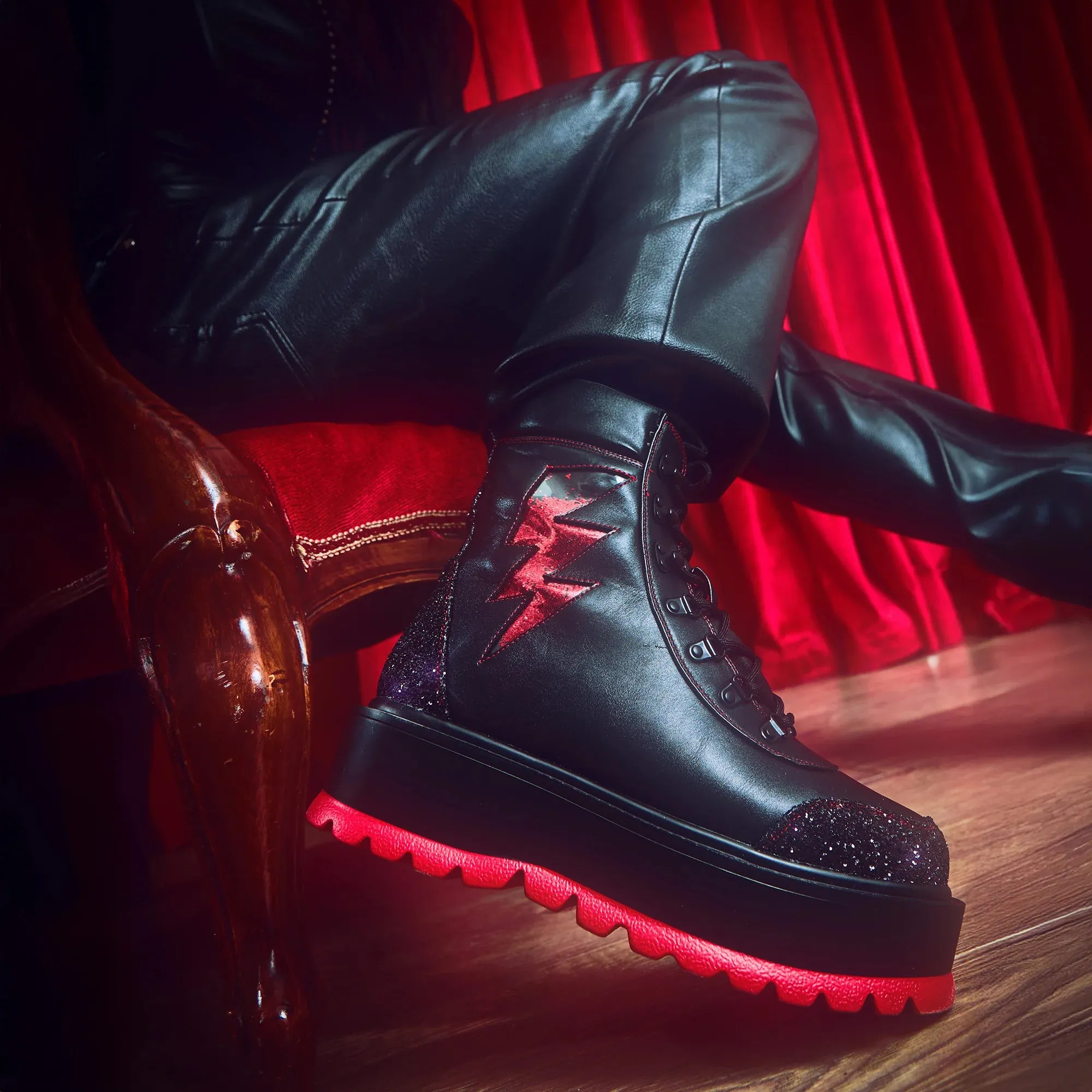 The Time Warp Platform Boots - Black