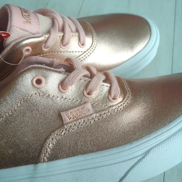 VANS NEW Classic Lace Up Rose Gold Skate Shoe