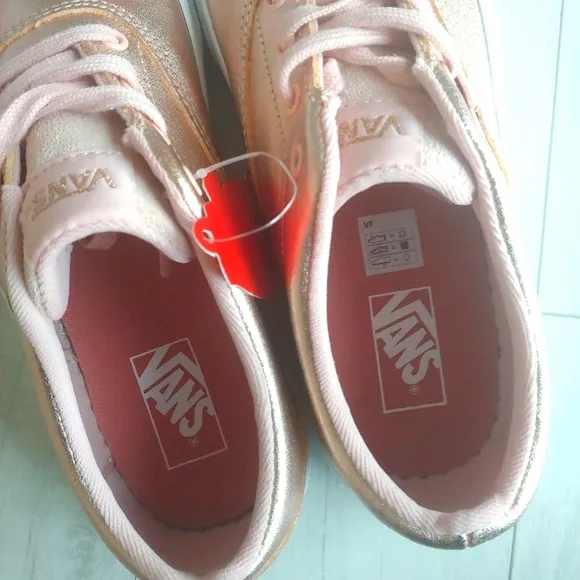 VANS NEW Classic Lace Up Rose Gold Skate Shoe