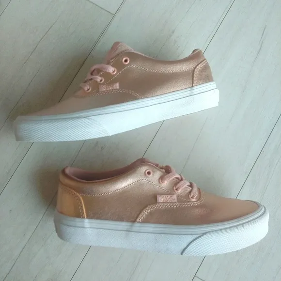 VANS NEW Classic Lace Up Rose Gold Skate Shoe