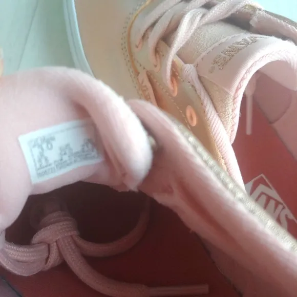 VANS NEW Classic Lace Up Rose Gold Skate Shoe
