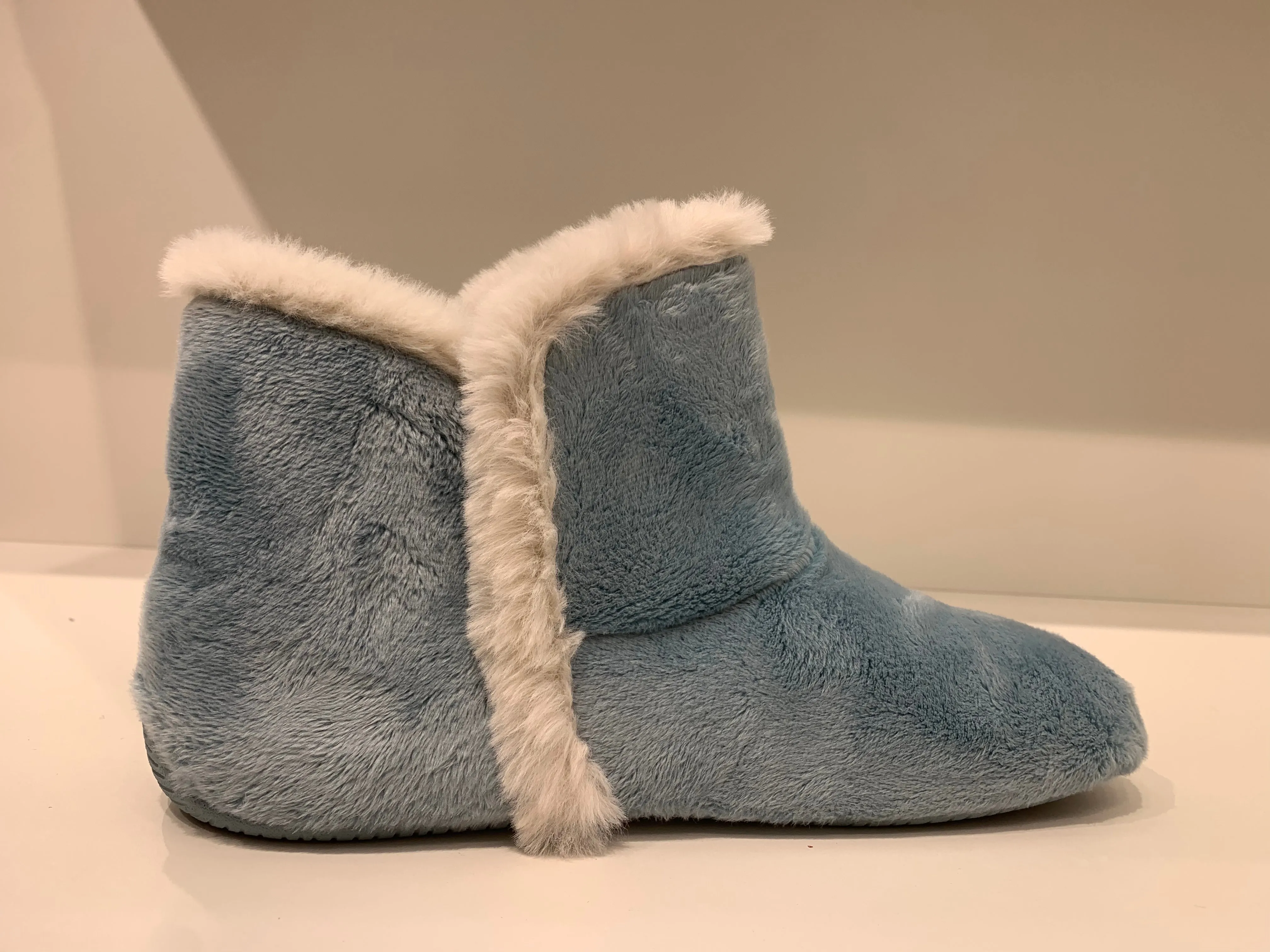 VELVET ELEGANCE SKY BLUE