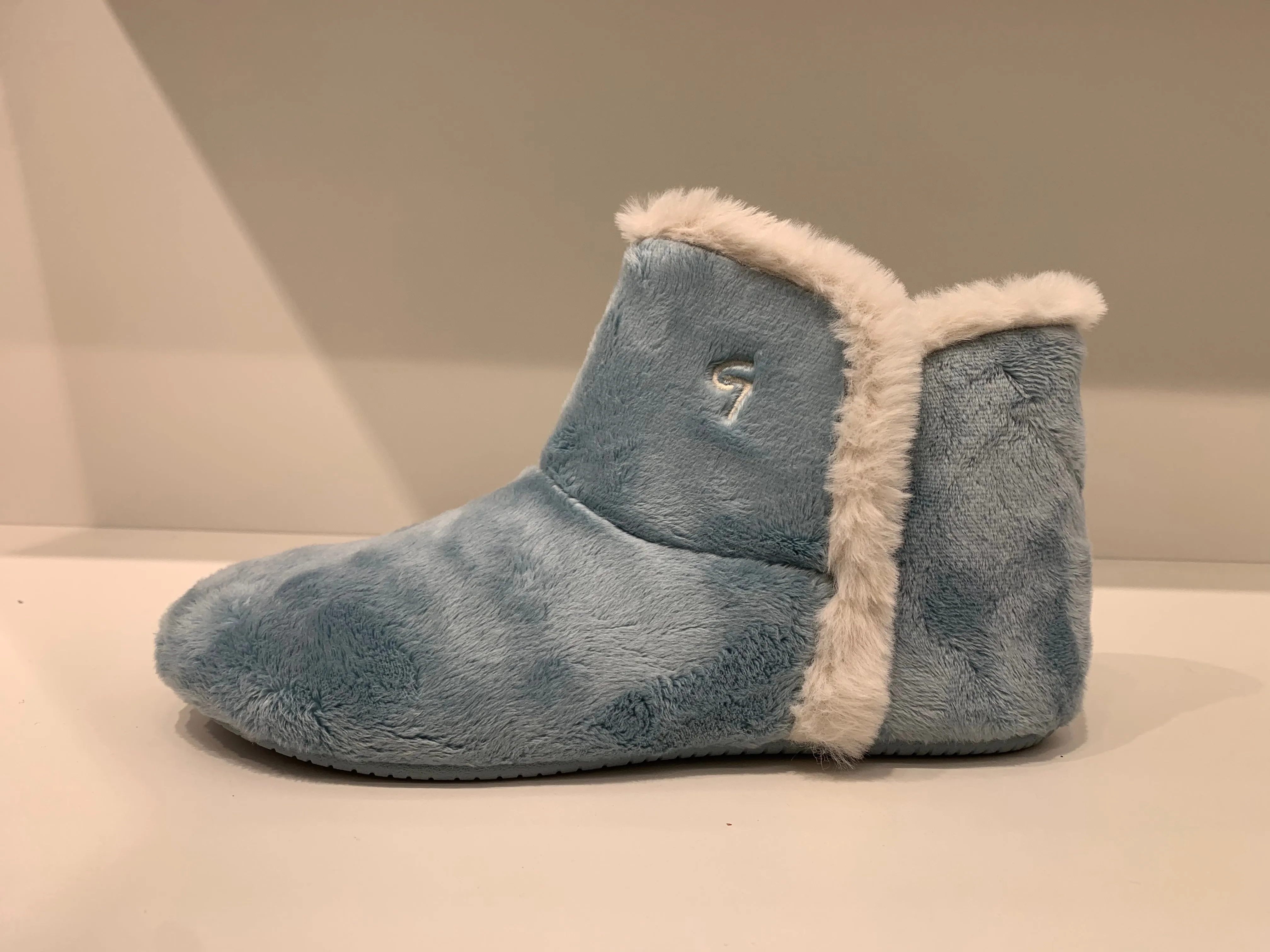 VELVET ELEGANCE SKY BLUE