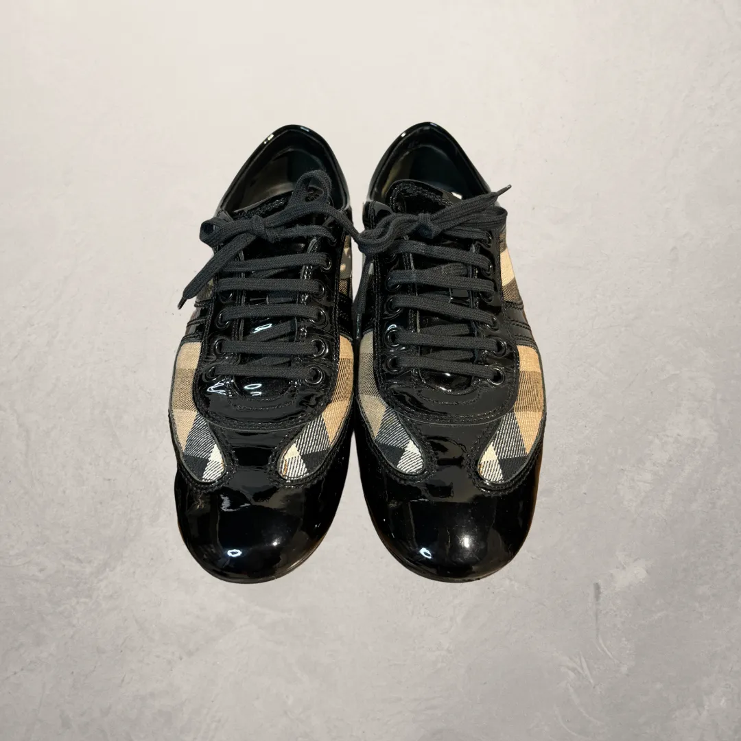 Vintage Burberry black patent tartan loafer sneakers 40 - By Selectedwithlove.nl