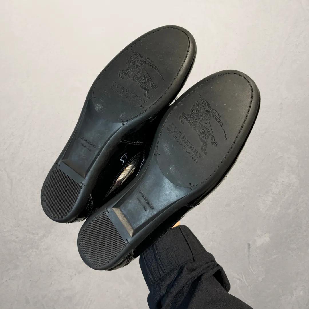 Vintage Burberry black patent tartan loafer sneakers 40 - By Selectedwithlove.nl
